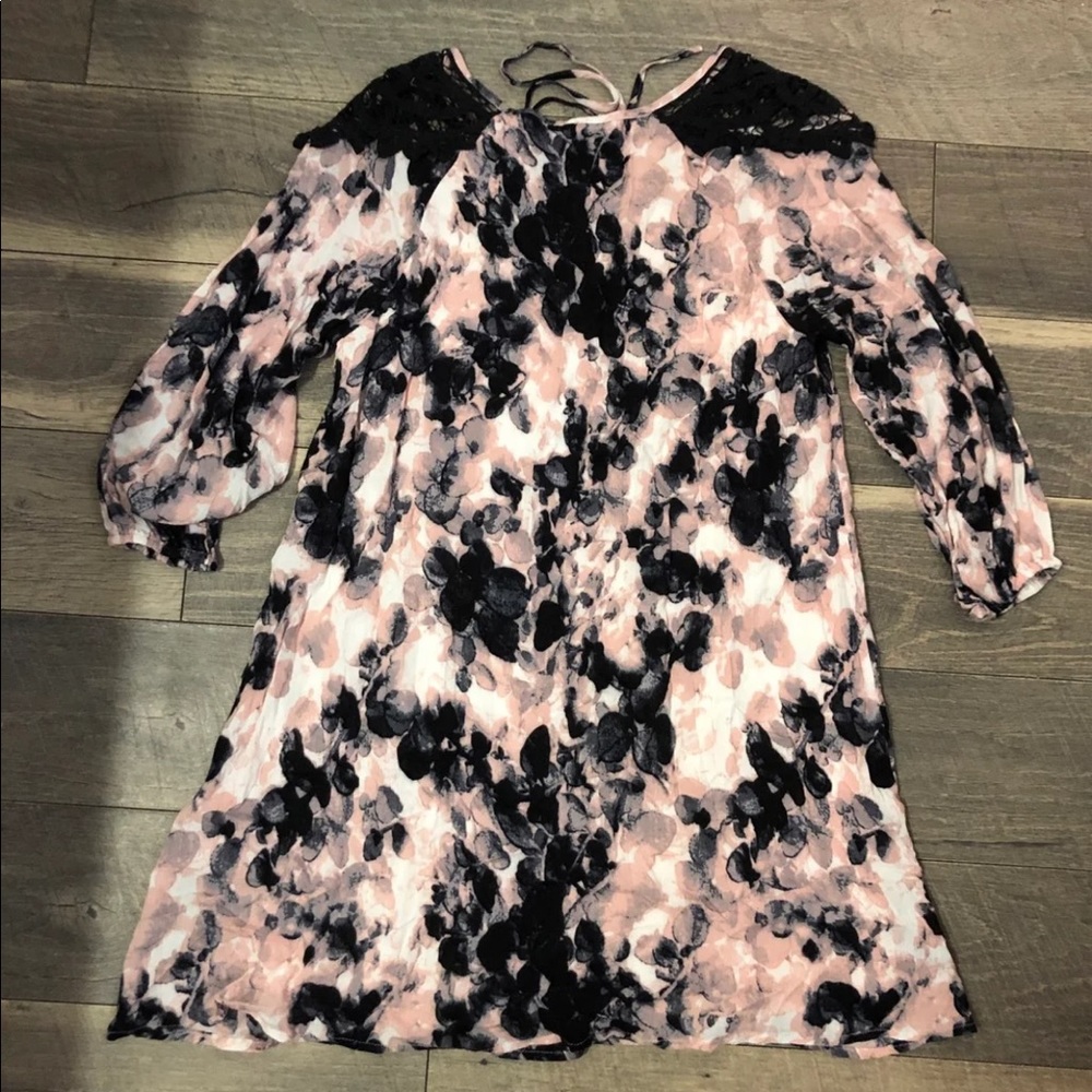 Dress - Picture 2 of 4